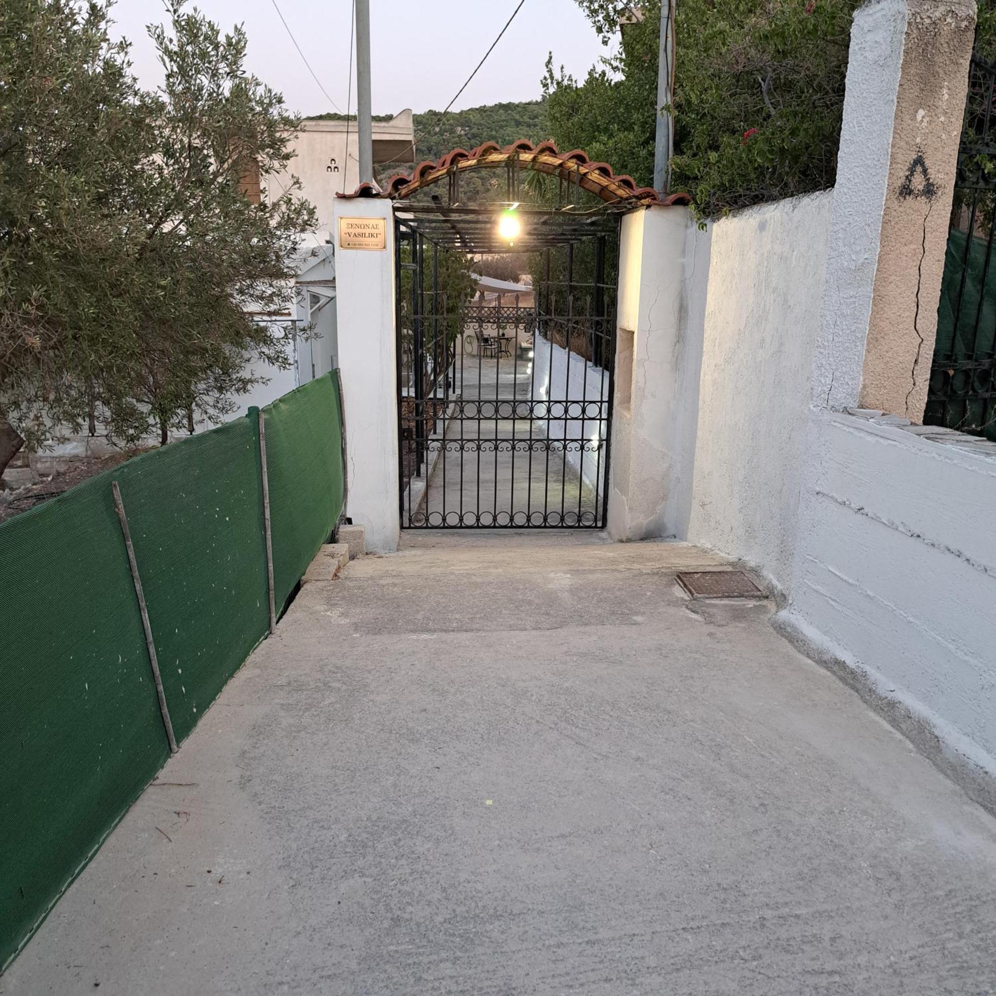 Ξενώνας Vasiliki Vathí Esterno foto
